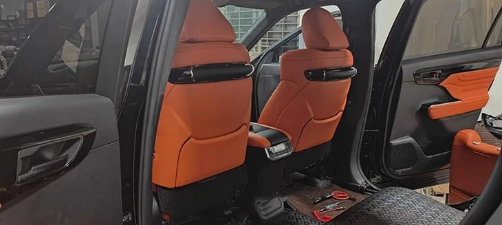 Custom Mercedes V260 Luxury Modification