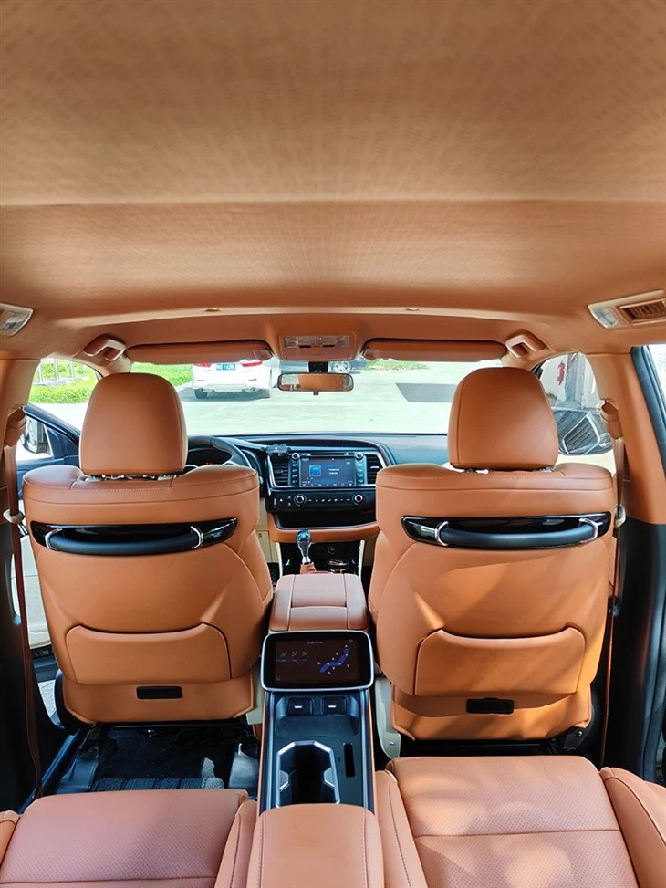 Custom Mercedes V260 Luxury Modification